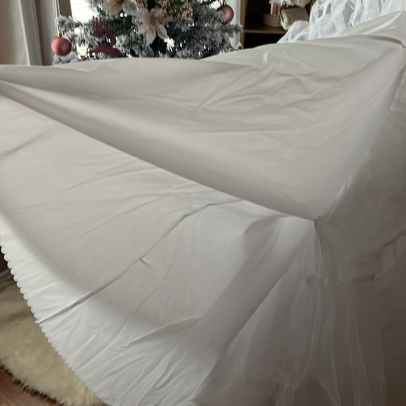 David's Bridal 2 tier dress slip size 6 - Picture 9 of 9